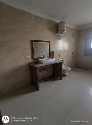 Living Room in 2 BHK Builder Floor at Sector 38 – for Rent