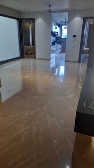 Living Room in 3.5 BHK Builder Floor at Sector 16 – for Rent