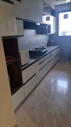 Kitchen in 3.5 BHK Builder Floor at Sector 16 – for Rent