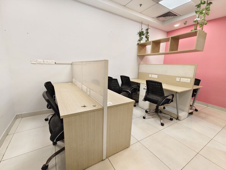 Team Area, grandslam-ithum Commercial Office Space 519 Sq.Ft. In Sector 62 Noida 10233671