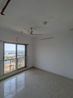 Room in 2 BHK Apartment at Mayfair The View, Vikhroli West – for Rent