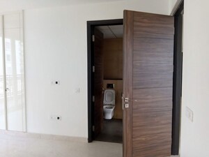 Room in 3.5 BHK Apartment at Krrish Shalimar Ibiza Town, Suraj Kund – for Rent