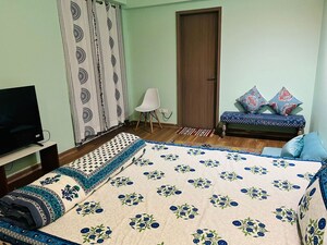 Bedroom in 3 BHK Apartment at Emaar Palm Premier, Sector 77 – for Rent