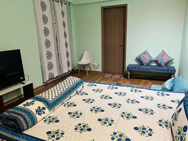 Bedroom, emaar-palm-premier 3 Bedroom 2000 Sq.Ft. Apartment In Sector 77 Gurgaon 10233717