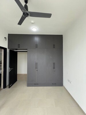 Room in 3.5 BHK Apartment at Paras Dews, Sector 106 – for Rent