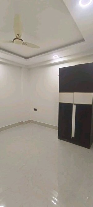 Room in 1 BHK Builder Floor at Chattarpur – for Rent