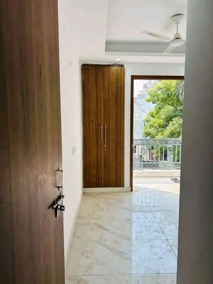 Room in 1 BHK Builder Floor at Chattarpur – for Rent