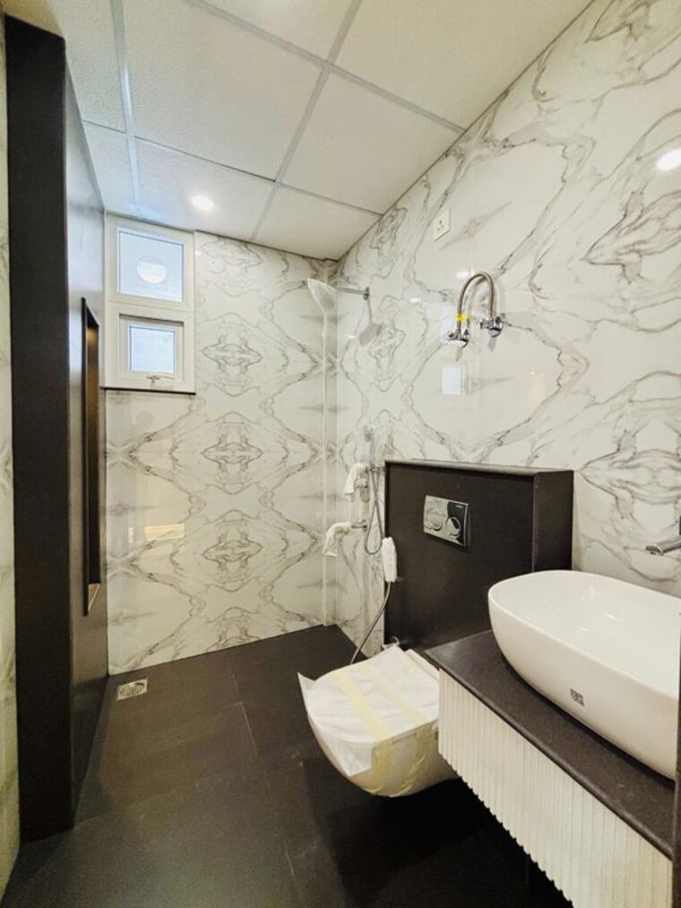 Bathroom, panchkula urban estate 3 Bedroom 1800 Sq.Ft. Apartment In Panchkula Urban Estate Panchkula 10233691