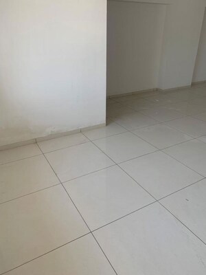 Room in  Office Space at Aaryan The Keshavbaug Capital, Vastrapur – for Rent