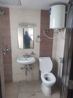 Bathroom in 3 BHK Apartment at Omaxe Hills, Sector 43 – for Sale