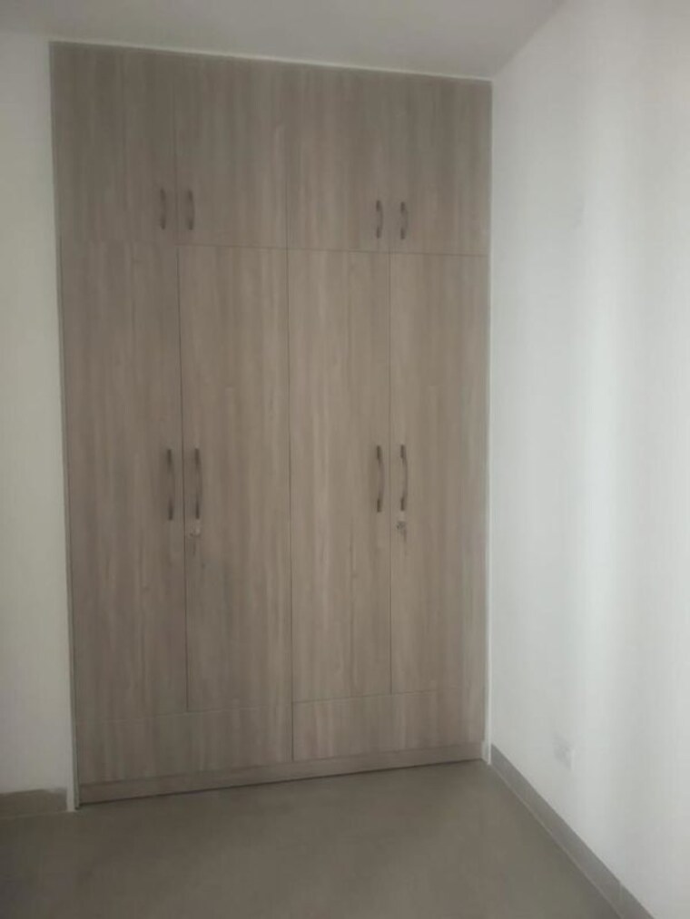 Bathroom, emaar-emerald-floors-premier 4 Bedroom 1975 Sq.Ft. Apartment In Sector 65 Gurgaon 10233768
