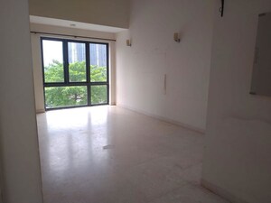 Room in 4 BHK Apartment at Emaar Emerald Floors Premier, Sector 65 – for Rent