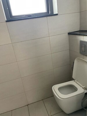 Bathroom in 4 BHK Apartment at Emaar Emerald Floors Premier, Sector 65 – for Rent