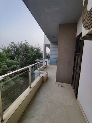 Balcony in 6+ BHK Builder Floor at Kanhai – for Rent