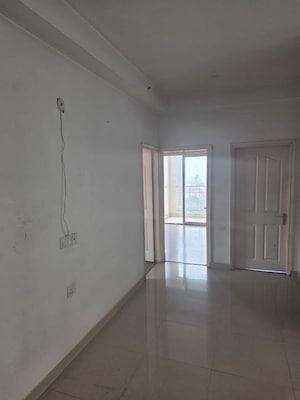 Room in 3.5 BHK Apartment at Mapsko Royale Ville, Sector 82 – for Rent