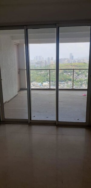 Room in 2 BHK Apartment at JP Decks, Goregaon East – for Rent