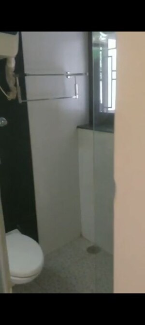 Room in 3.5 BHK Apartment at Vasant Kunj – for Sale