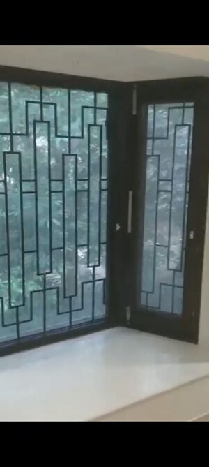 Room in 3.5 BHK Apartment at Vasant Kunj – for Sale