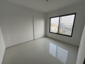 Room in 2 BHK Apartment at Manav La Centra, Tathawade – for Rent