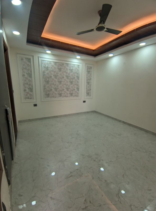 3 BHK + Servant Room Builder Floor For Sale in Sector 43