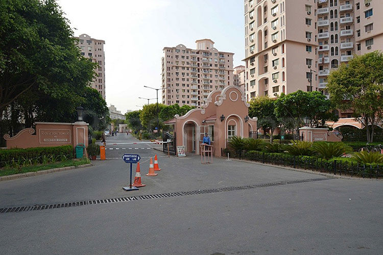 2 BHK + Extra Room Apartment For Sale in DLF The Princeton Estate