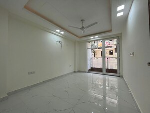 Room in 1 BHK Builder Floor at Chattarpur – for Rent