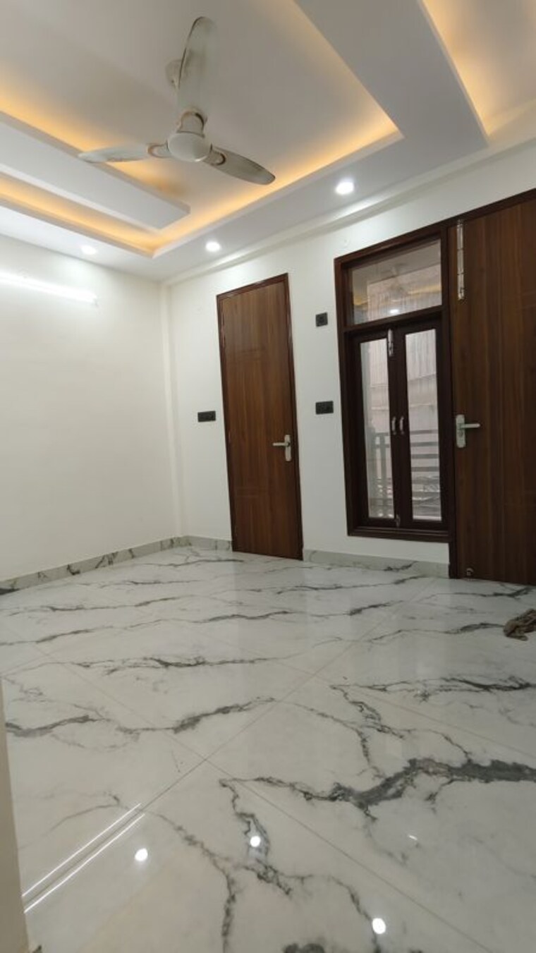 Room, govindpuri 3 Bedroom 900 Sq.Ft. Builder Floor In Govindpuri Delhi 10233944