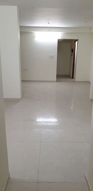 Room in 1 BHK Apartment at Laxmina Krishna Niwas, Chembur – for Rent