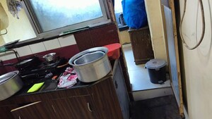 Furnished Amenities in 2 BHK Apartment at Vakola – for Rent