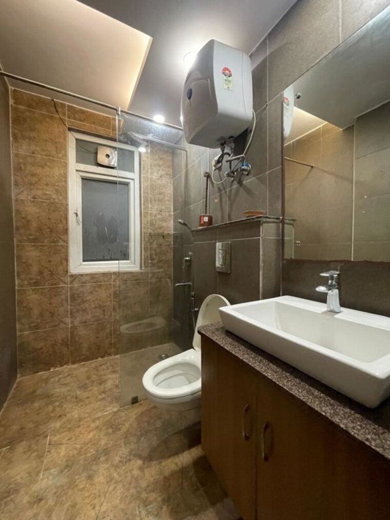Attached Bathroom, sushant lok iii 3 Bedroom 2000 Sq.Ft. Builder Floor In Sushant Lok Iii Gurgaon 10233988