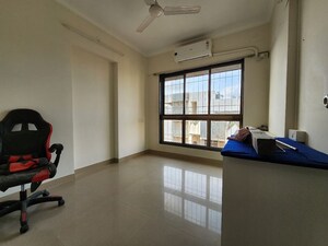 Room in 2 BHK Apartment at Godrej Central, Chembur – for Rent