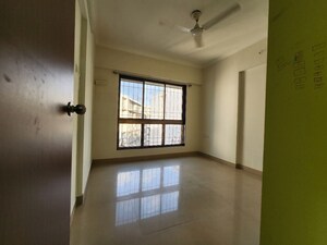 Room in 2 BHK Apartment at Godrej Central, Chembur – for Rent