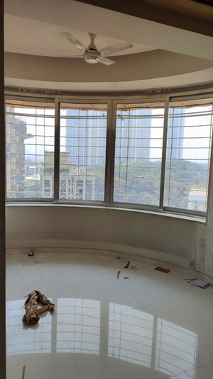 Room in 3 BHK Apartment at Aster Tower, Goregaon East – for Rent