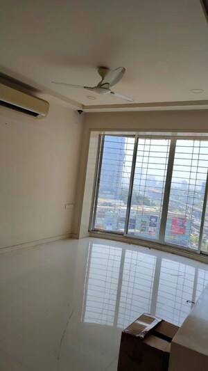 Room in 3 BHK Apartment at Aster Tower, Goregaon East – for Rent