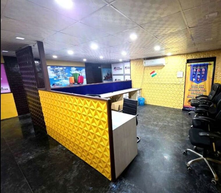 Team Area, niralanagar Commercial Office Space 2000 Sq.Ft. In Niralanagar Lucknow 10233972