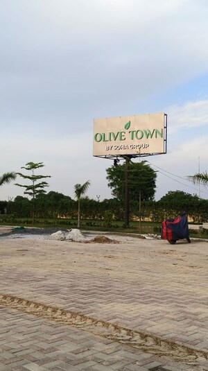  Plot For Sale in Sector 98