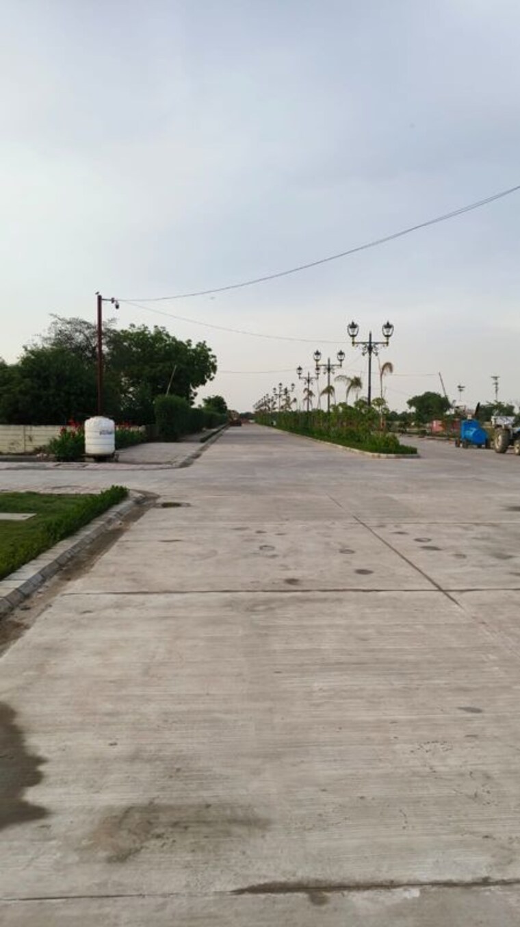 Garden, sector 98  137 Sq.Yd. Plot In Sector 98 Faridabad 10234002
