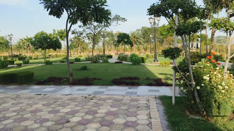 Garden, omaxe-city-omaxe-heights  126 Sq.Yd. Plot In Sector 97 Faridabad 10229688