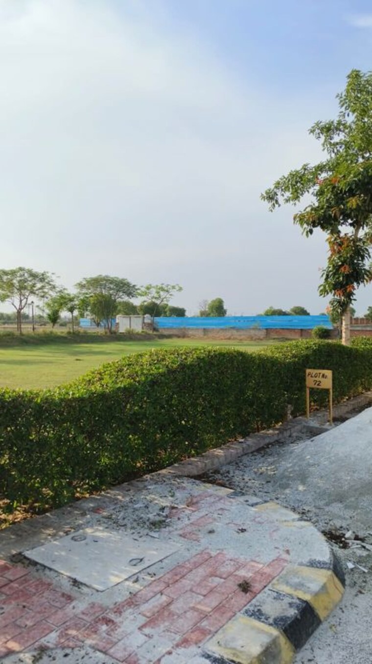 Garden, omaxe-city-omaxe-heights  126 Sq.Yd. Plot In Sector 97 Faridabad 10229688