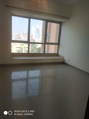 Room in 4 BHK Apartment at DB Woods, Goregaon East – for Rent