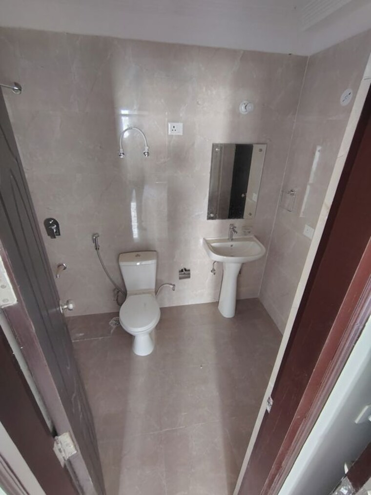 Bathroom, eiffel-vivassa-estate 3 Bedroom 1734 Sq.Ft. Apartment In Bagiamau Lucknow 10117628