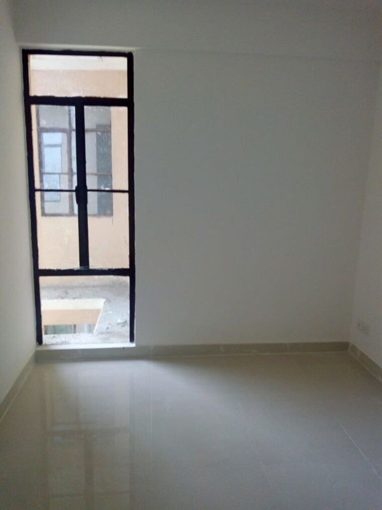 Room, signature-global-city-81 1 Bedroom 500 Sq.Ft. Apartment In Sector 81 Gurgaon 10234031