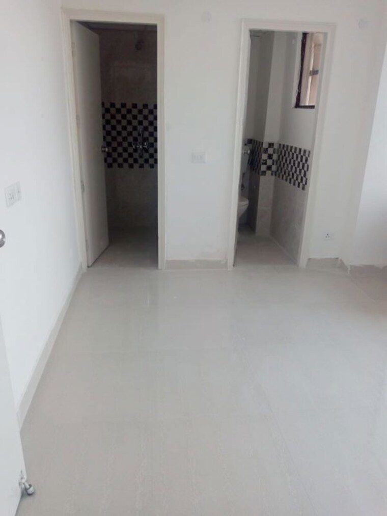 Room, signature-global-city-81 1 Bedroom 500 Sq.Ft. Apartment In Sector 81 Gurgaon 10234031
