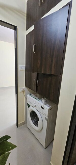 Furnished Amenities in 1 BHK Apartment at Goregaon West – for Rent