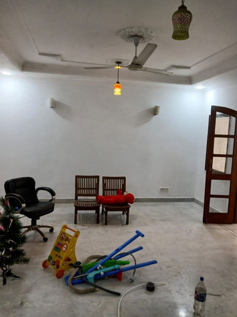 Living Room, kalkaji 3 Bedroom 200 Sq.Yd. Builder Floor In Kalkaji Delhi 10234043