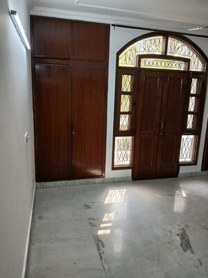 Furnished Amenities in 3 BHK Builder Floor at Kalkaji – for Rent