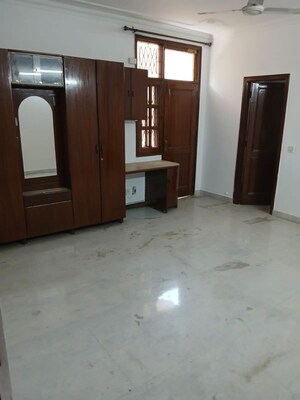 Room in 3 BHK Builder Floor at Kalkaji – for Rent