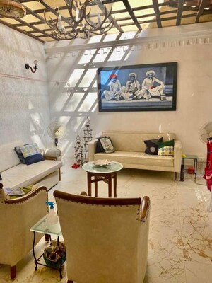 2 BHK Apartment For Sale in Bandra West