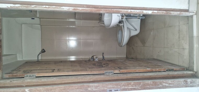 Bathroom, capricorn-jewels 3 Bedroom 1250 Sq.Ft. Apartment In New Alipore Kolkata 10224864