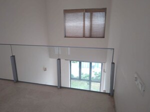 Room in 4 BHK Apartment at BPTP Mansions Park Prime, Sector 66 – for Rent